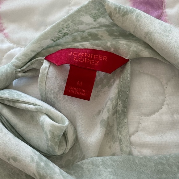 Jennifer Lopez Khol’s Brand Green/ White High Neck Chiffon Snake Print Blouse - Picture 4 of 4